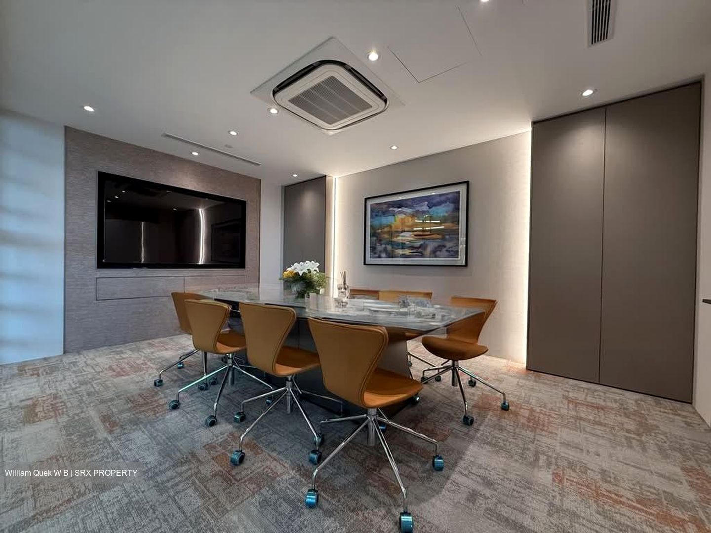 Arc 380 (D8), Office #572566811